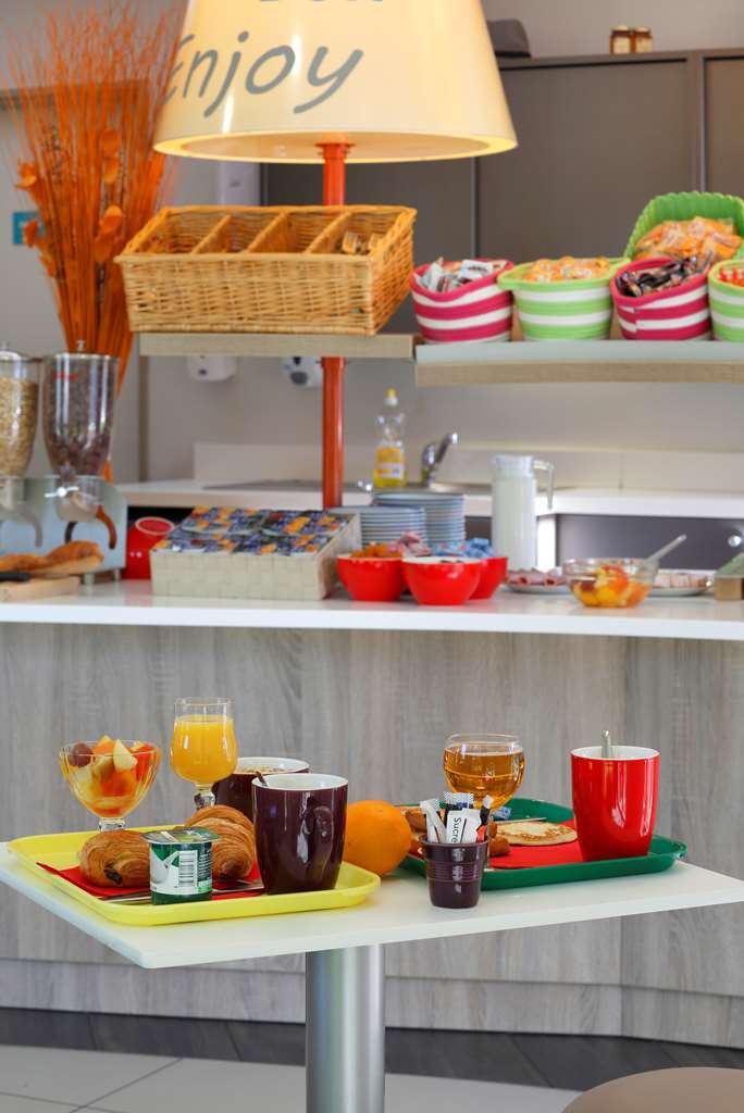 Hotel First Paris Sud 2*