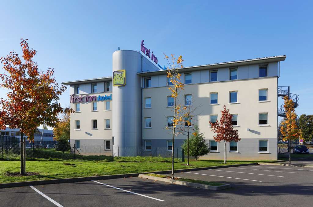 First Paris Sud Hotel 2*